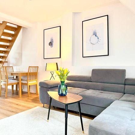 Dwupietrowy Apartament W Centrum Miasta Z Darmowym Miejscem Parkingowym Pod Zlotym Lwem VIII Klodzko Luaran gambar