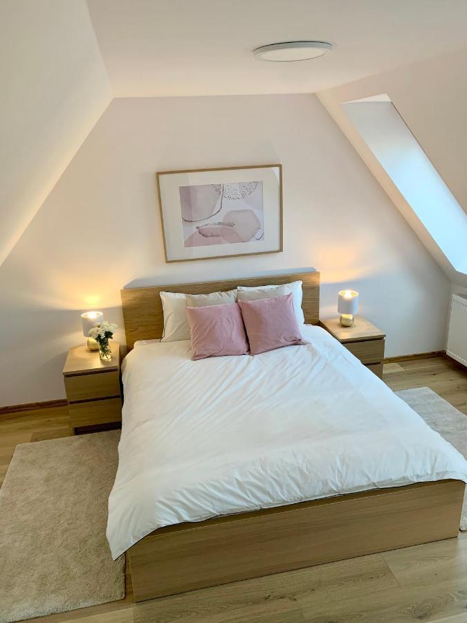 Dwupietrowy Apartament W Centrum Miasta Z Darmowym Miejscem Parkingowym Pod Zlotym Lwem VIII Klodzko Luaran gambar