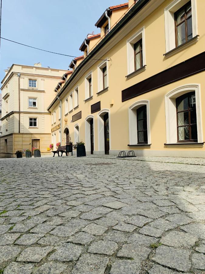 Dwupietrowy Apartament W Centrum Miasta Z Darmowym Miejscem Parkingowym Pod Zlotym Lwem VIII Klodzko Luaran gambar