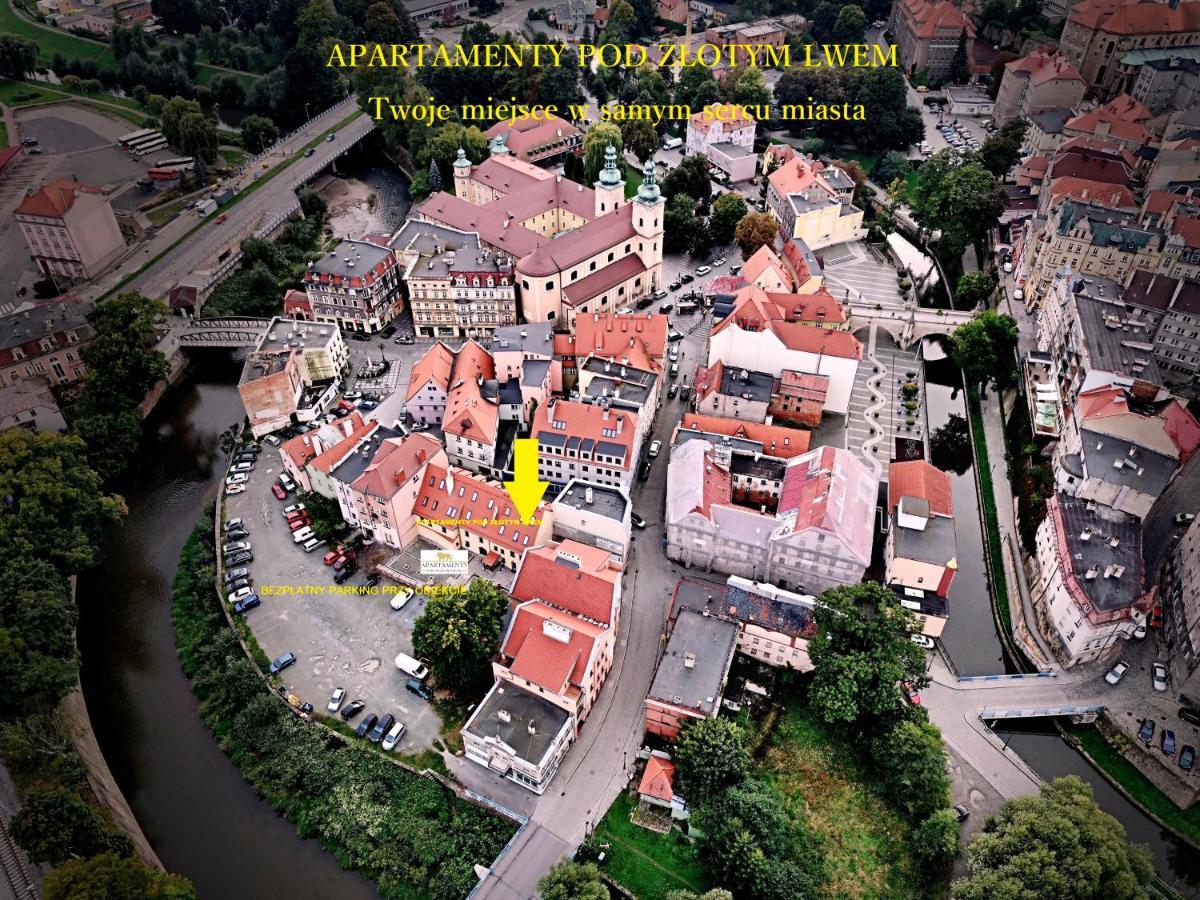 Dwupietrowy Apartament W Centrum Miasta Z Darmowym Miejscem Parkingowym Pod Zlotym Lwem VIII Klodzko Luaran gambar